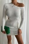 Krem Rengi Tek Omuz Açık Detay Mini Triko Elbise