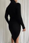 Siyah Boğazlı Yırtmaç Detay Midi Triko Elbise