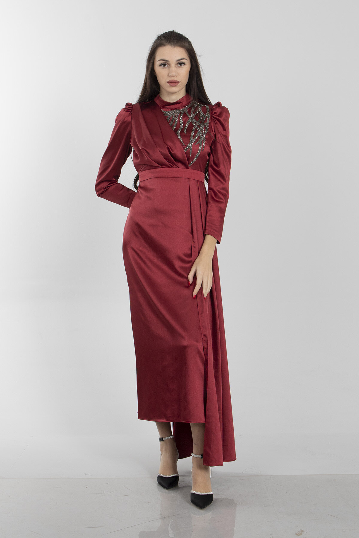Ardanewline Bordo Uzun Kol Önü İşlemeli Saten Abiye Elbise