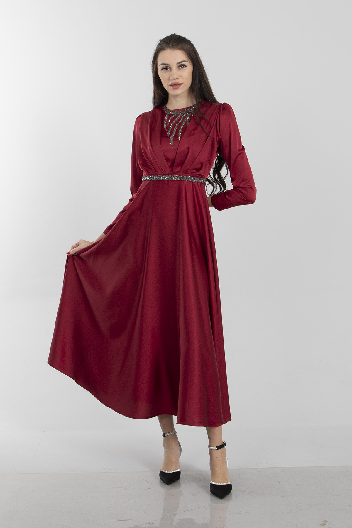 Ardanewline Bordo Uzun Kol Taş Detaylı Saten Kloş Abiye Elbise
