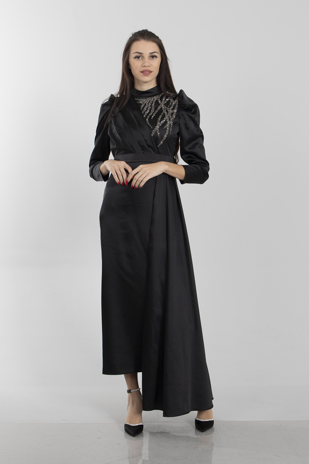 Ardanewline Siyah Uzun Kol Önü İşlemeli Saten Abiye Elbise