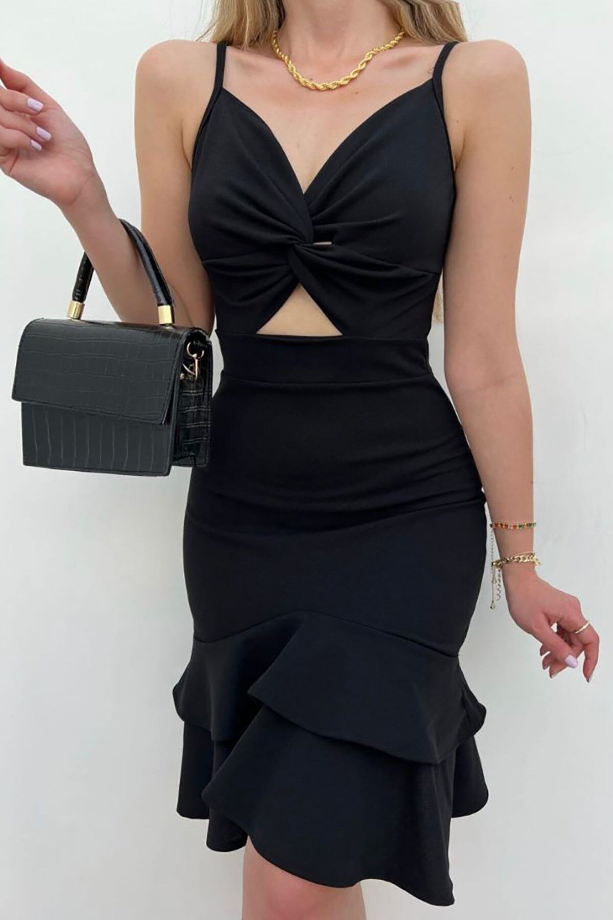 Deafox Askılı Siyah Göbek Üçgen Detaylı Volanlı Mini Elbise