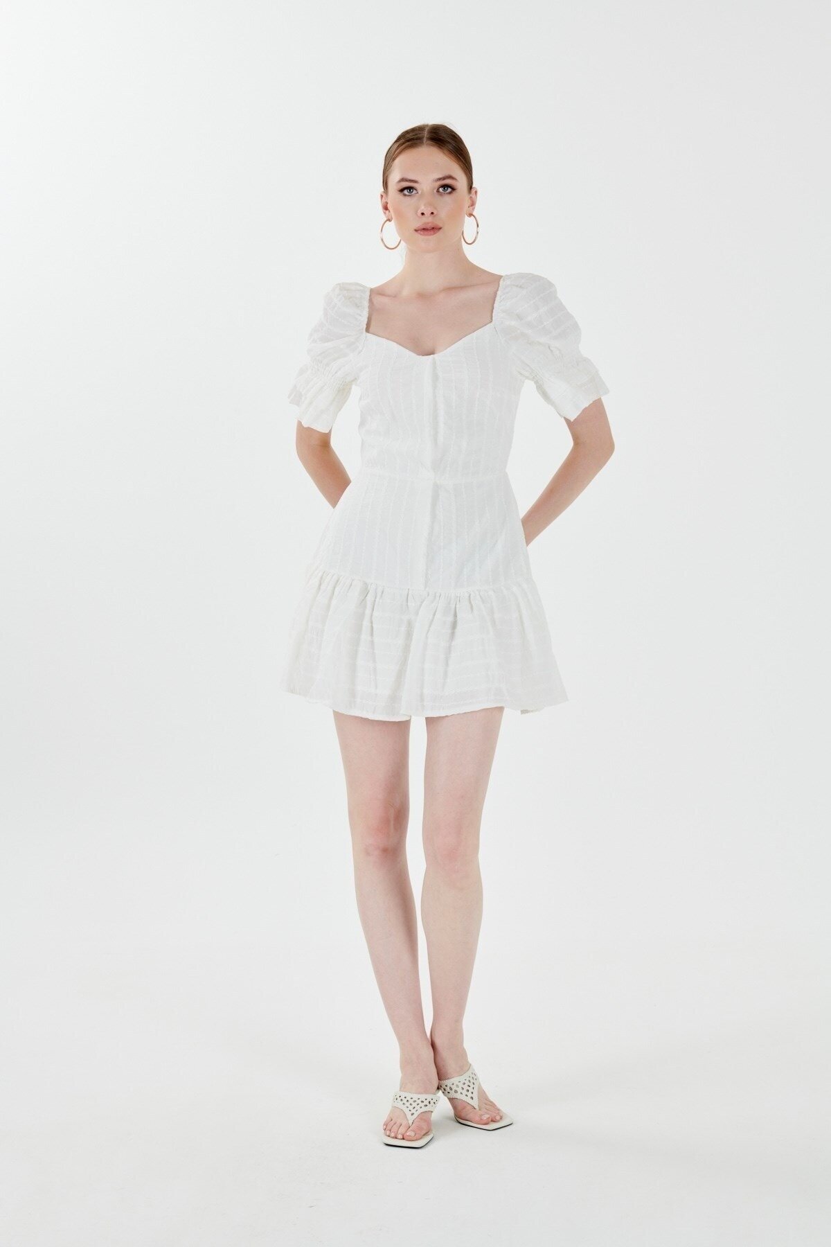 Mylace Beyaz Balon Kollu Belden Oturan Etek Ucu Fırfırlı Mini Elbise