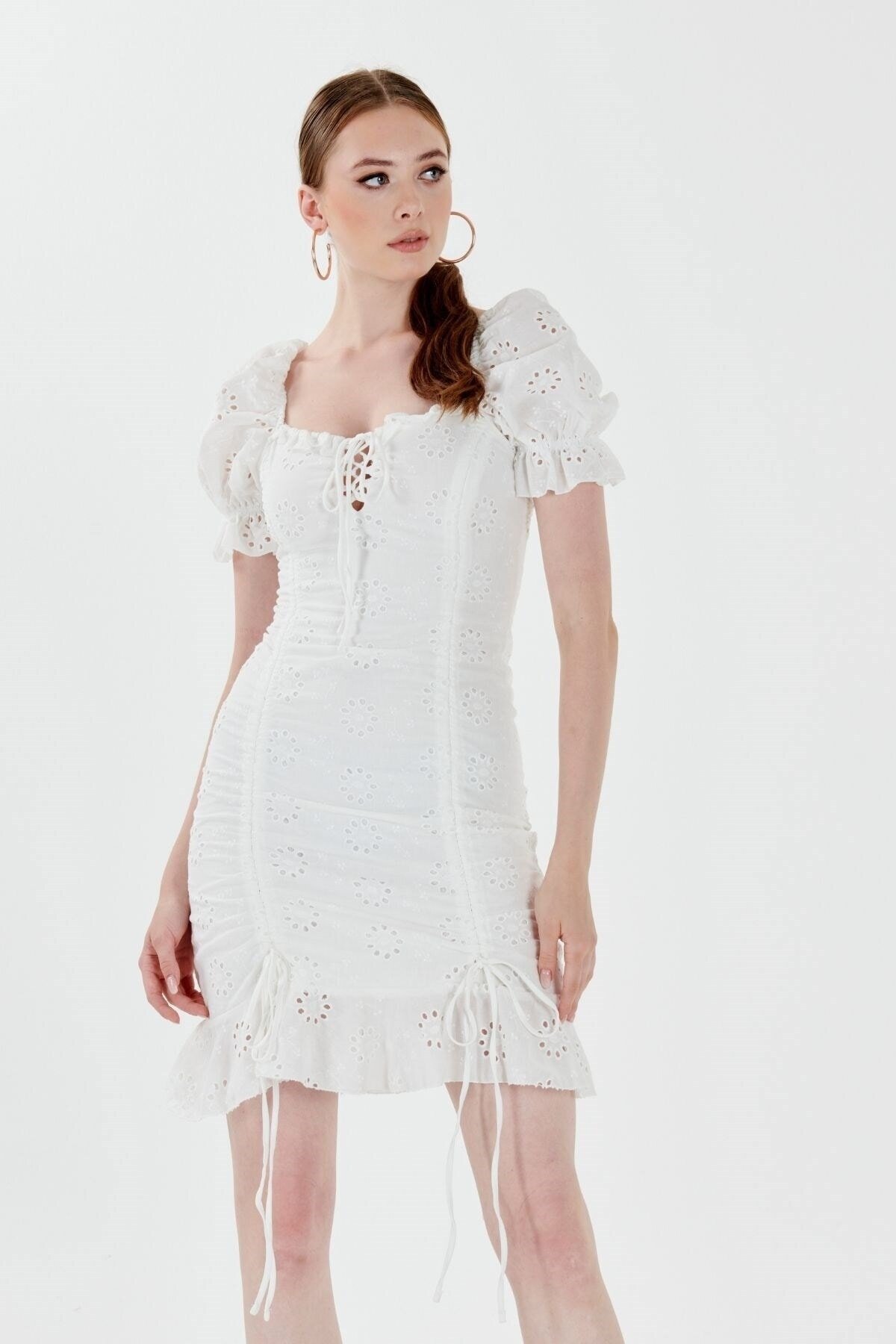 Mylace Beyaz V Yaka Balon Kol Brode Mini Elbise