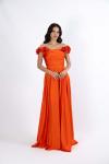 Orange Çiçek Detaylı Düşük Kol Saten Turuncu Uzun Abiye Elbise