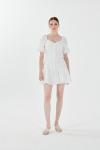 Beyaz Balon Kollu Belden Oturan Etek Ucu Fırfırlı Mini Elbise