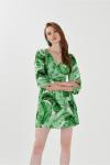 Yeşil Truvakar Kol Cut Out Detaylı Sırt Dekolteli Mini Kloş Elbise
