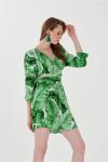 Yeşil Truvakar Kol Cut Out Detaylı Sırt Dekolteli Mini Kloş Elbise
