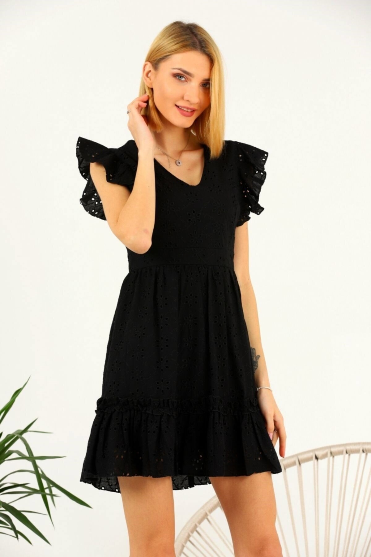 Zipon Tekstil Siyah Brode V Yaka Mini Kloş Elbise