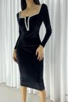 Siyah Yaka Taş Detaylı Uzun Kadife Midi Abiye Elbise