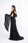 Tek Omuz Askılı Siyah Pelerinli Sade Balık Uzun Abiye Elbise