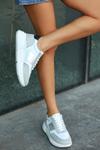 Beyaz/gri Wijn Gri Süet Cilt Detaylı Bağcıklı Spor Ayakkabı