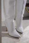 Beyaz Kroko Desen Topuklu Çizme