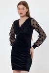 Siyah Kruvaze Flok Basklı Kadife Yeni Özel Tasarım Mini Abiye Elbise