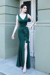 Yeşil Scuba Kumaş Kalın Askılı Yırtmaç Detay Volanlı Uzun Abiye Elbise