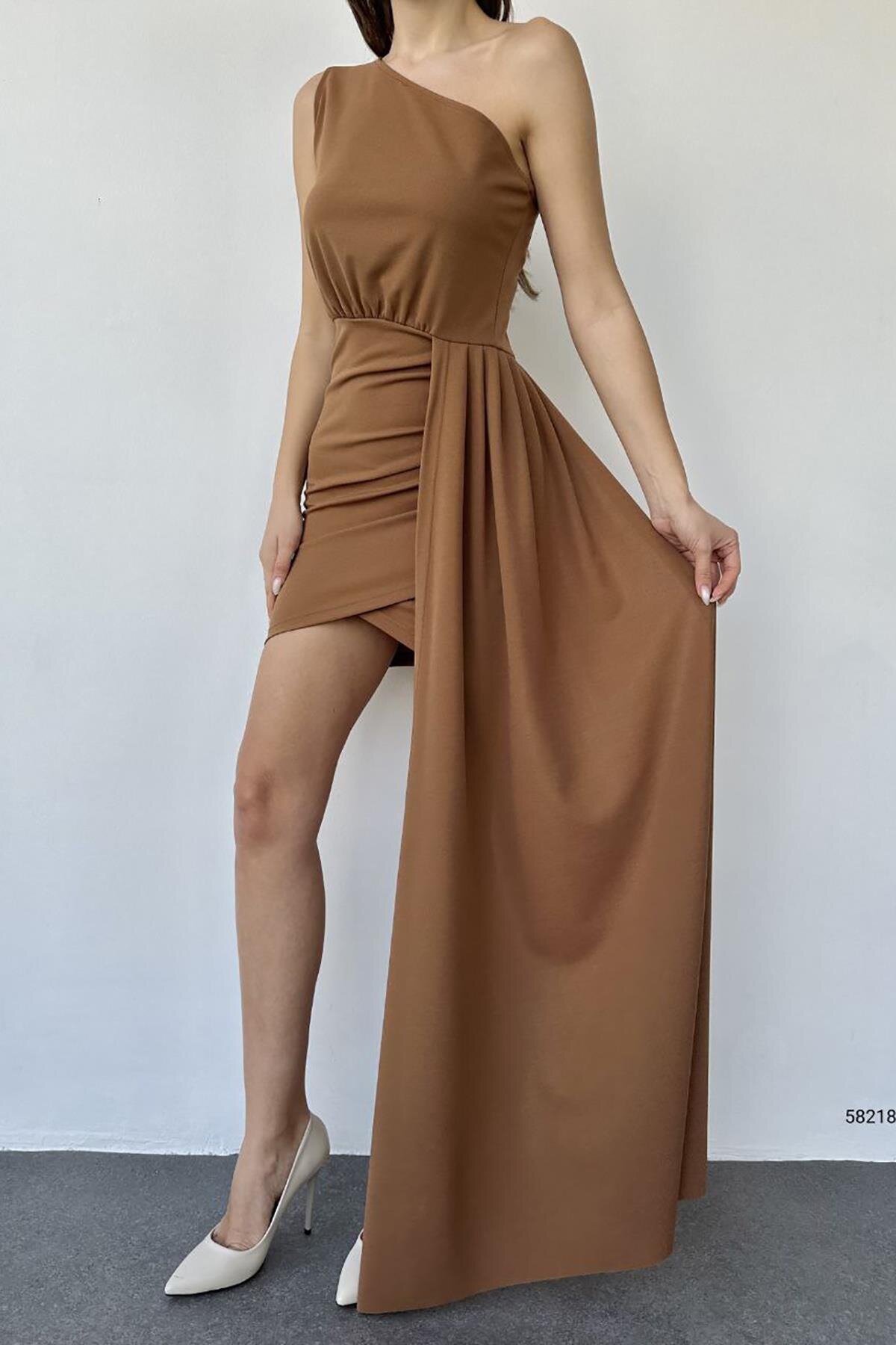 Deafox Kahverengi Tek Omuzlu Büzgü Detay İthal Krep Kumaş Tasarım Mini Abiye Elbise
