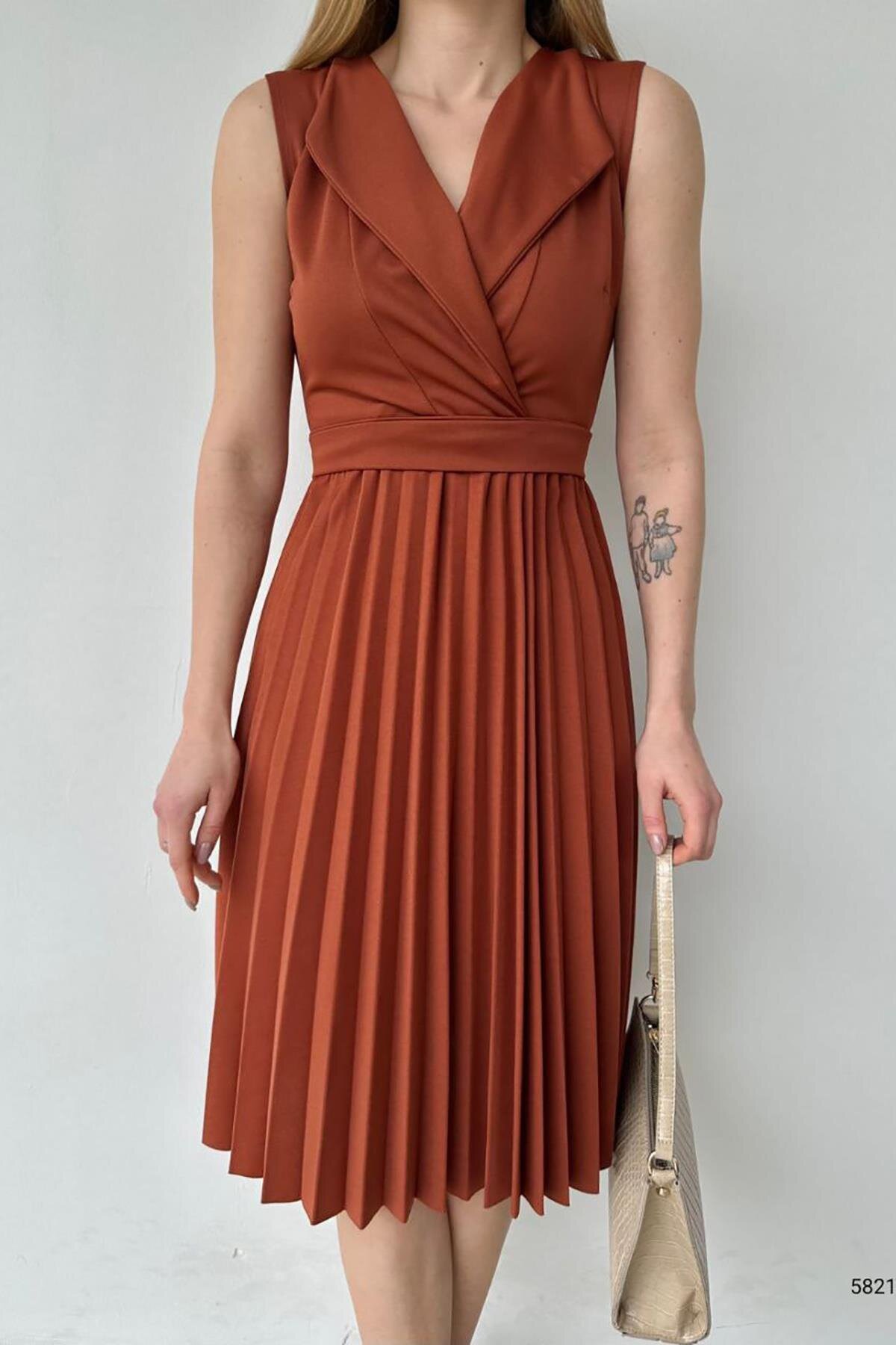 Brick Color Pleated Midi Dress with Belt and Sleeveless Collar - Deafox