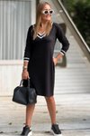 Siyah Uzun Kollu V Yaka Şeritli Iki İplik Salaş Midi Elbise