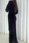 Siyah V Yaka Vatka Detay Boy Yırtmaçlı Kadife Kumaş Uzun Abiye Elbise