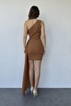 Kahverengi Tek Omuzlu Büzgü Detay İthal Krep Kumaş Tasarım Mini Abiye Elbise