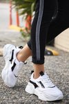 Beyaz Dica Cilt Siyah Detaylı Bağcıklı Spor Ayakkabı