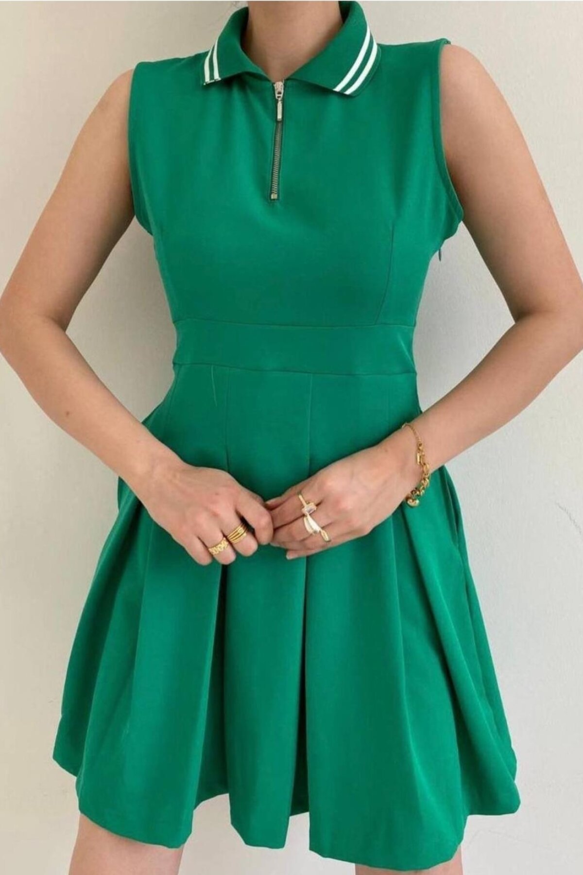 Bellazon Yeşil Yakası Fermuarlı Atlas Kumaş Dizüstü Mini Elbise