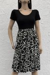 Siyah Kısa Kollu U Yaka Üst Viskon Alt Desenli Helen Kumaş Midi Elbise
