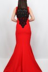 Kırmızı Sırtı Siyah Dantel Detaylı Uzun Abiye Elbise