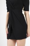 Siyah Kuvaze Yaka Önü Çapraz Detaylı Mini Elbise