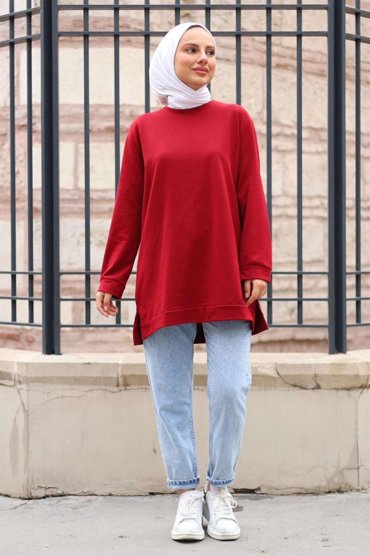Bordo Yırtmaçlı Yuvarlak Yaka Sweatshirt - meqlife