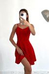 Kırmızı İnce Askılı Sırt Detay İthal Krep Kumaş Mini Elbise