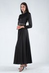 Siyah Yakası Ve Kuşağı Taş İşlemeli Elbise