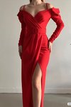 Askılı Kırmızı Omuz Detay Uzun Kol Yırtmaç İthal Krep Kumaş Kemerli Abiye Elbise