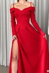 Kırmızı İnce Askılı Uzun Kol Yırtmaç Detay İthal Krep Kumaş Abiye Elbise