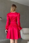 Kırmızı Balon Kol Düğme Detay Kuşaklı Uzun Saten Mini Elbise