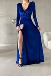 Saks Mavisi Kruvaze Yaka Uzun Kol Yırtmaç Detay Kadife Kumaş Abiye Elbise