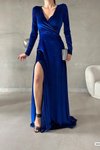 Saks Mavisi Kruvaze Yaka Uzun Kol Yırtmaç Detay Kadife Kumaş Abiye Elbise
