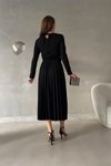 Siyah Kruvaze Yaka Uzun Kol Krep Kumaş Pliseli Kemerli Elbise
