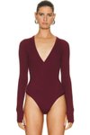 Bordo Parmak Geçmeli Patlı V Yaka İpek Jarse Bodysuit