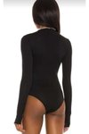 Siyah Bisiklet Yaka Parmak Geçmeli İpek Jarse Bodysuit