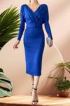 Saks Mavisi Kemerli Scuba Kumaş İnci Detaylı Uzun Kol Midi Elbise