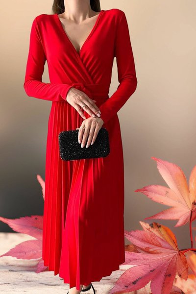 Kırmızı Kruvaze Yaka Uzun Kol Krep Kumaş Pliseli Kemerli Elbise