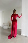 Kırmızı İnci Detaylı Kruvaze Yaka Uzun Kol Kuyruklu Kadife Kumaş Abiye Elbise