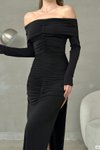 Siyah Omuz Açık Büzgü Detay Sandy Kumaş Uzun Kol Derin Yırtmaçlı Abiye Elbise