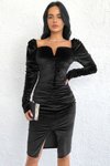 Siyah Kalp Yaka Drapeli Kadife Midi Elbise