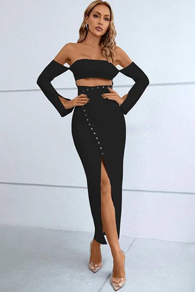 Siyah Sandy Kumaş Rivet Detaylı Straplez Yaka Yırtma�çlı Uzun Abiye Elbise