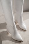 Beyaz Kroko Desen Topuklu Ayakkabı