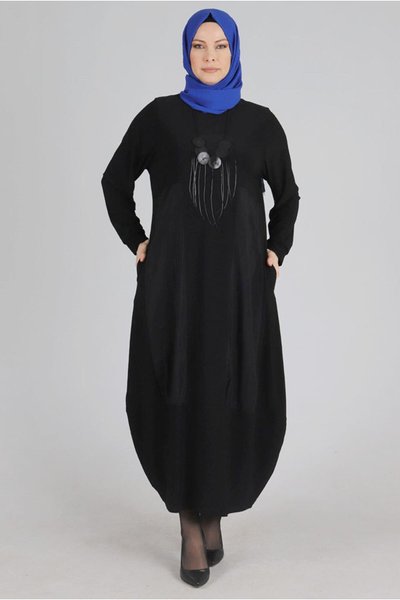 Siyah Büyük Beden Kolye Aksesuarlı Sandy Elbise