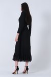Siyah Etek Ucu Plise Ve Dantel Detaylı Krep Elbise