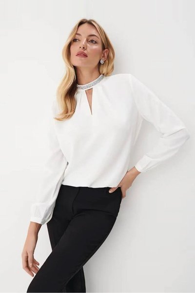 Beyaz Jessica Kumaş Gömlek Yakası Taş Detaylı Bluz